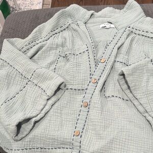 🟢10/$10 - button down teal cropped top